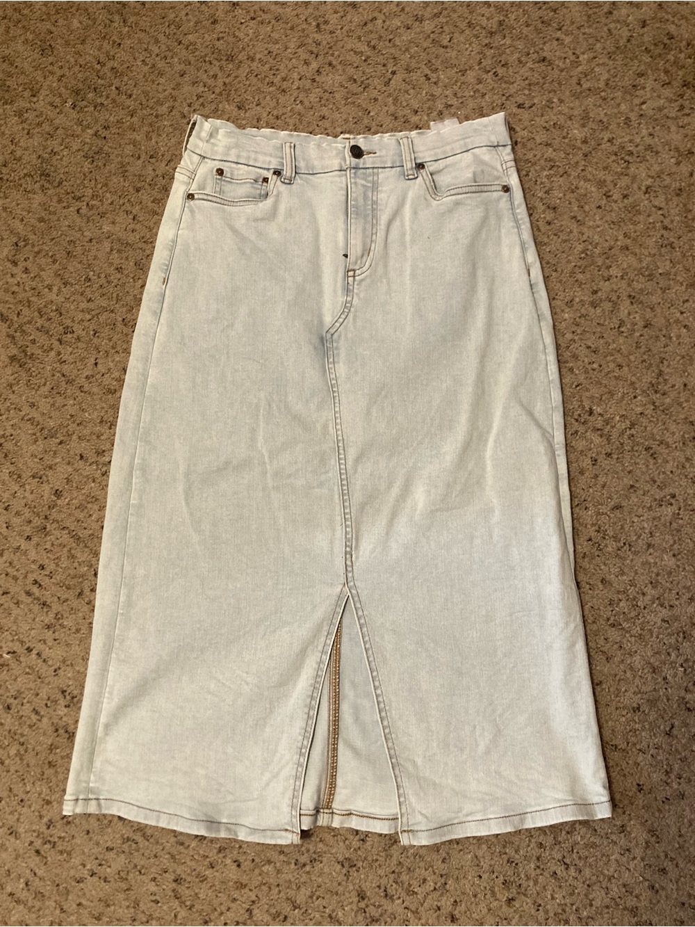 Canyon Retreat light wash midi stretch denim fitted skirt front slit